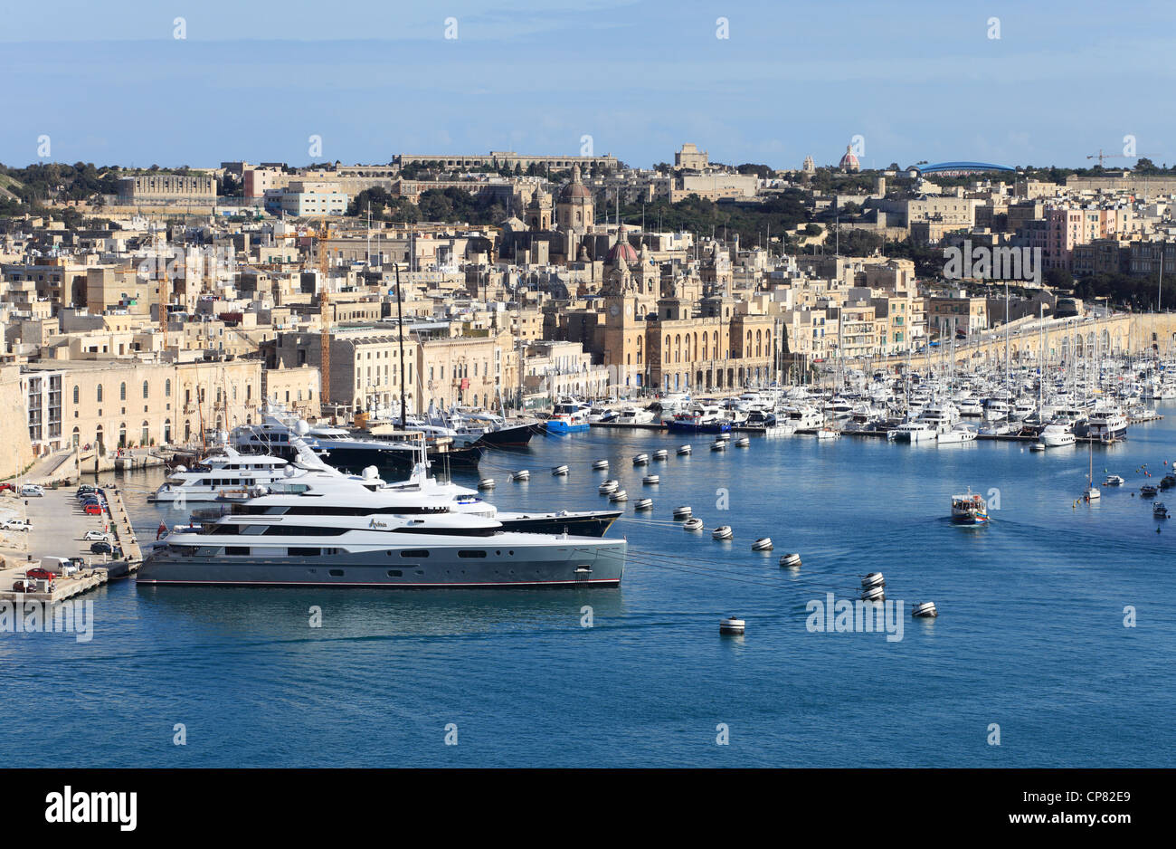 Luxus-Yachten vor Anker in Südeuropa die Grand Harbour Valletta Malta Stockfoto
