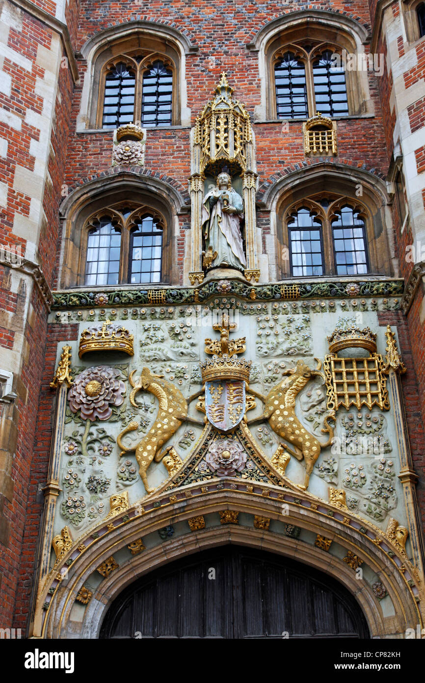 Wappen Sie am Eingang der St. Johns College, Cambridge, England Stockfoto