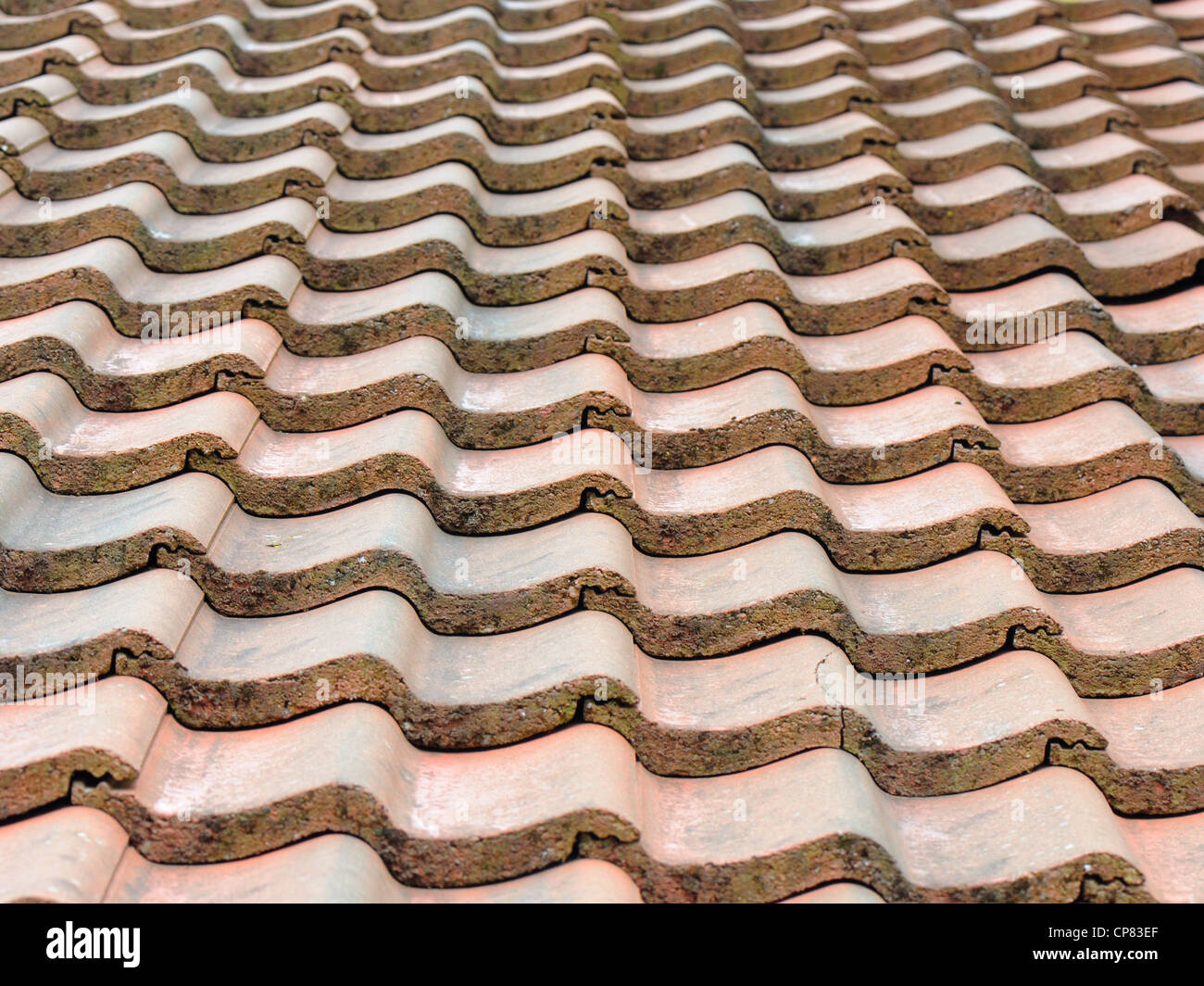 Ziegeldach abstraktes Muster der Wellen. Stockfoto