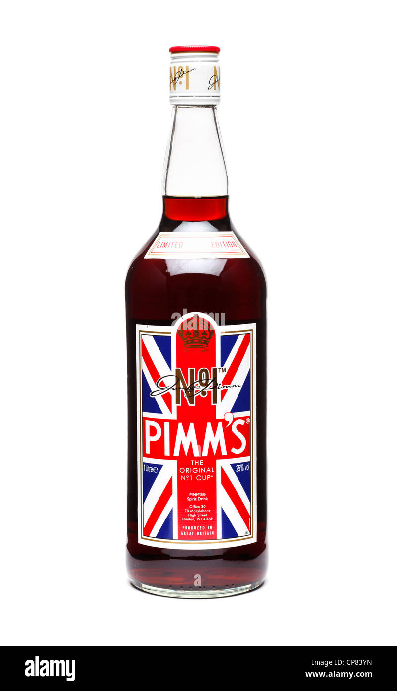 Pimms Flasche mit Union Jack Flaglabel Stockfoto