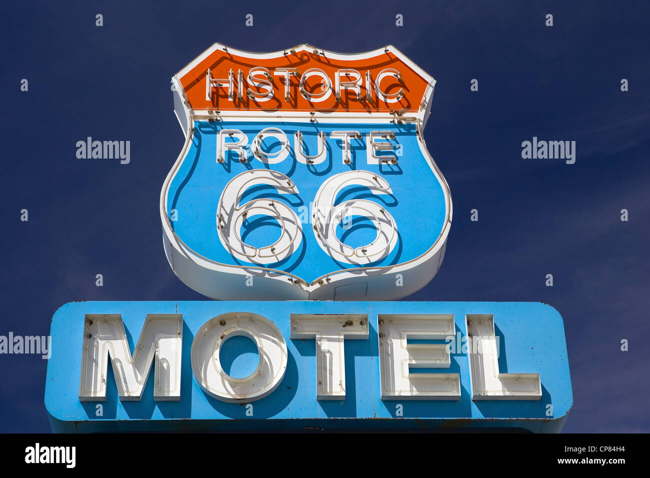 Straßenschild an der historischen Route 66, Seligman, Arizona, Vereinigte Staaten von Amerika Stockfoto