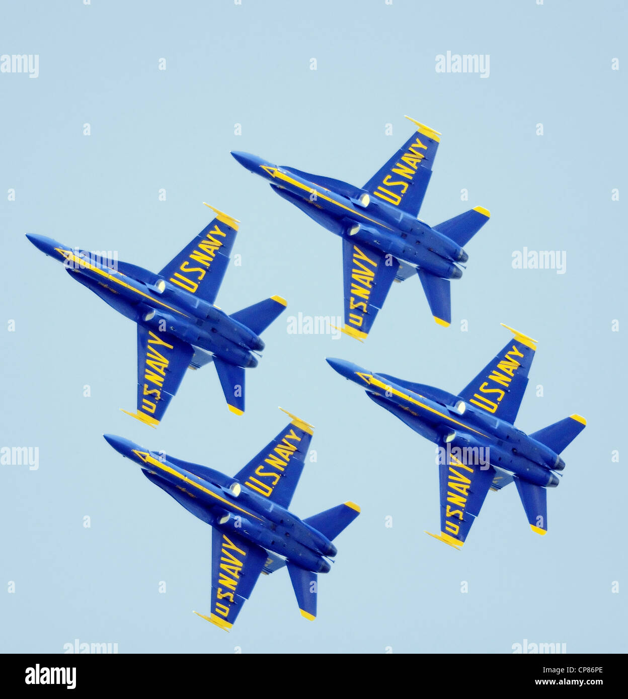 Eine Gruppe von US Navy Blue Angels Kunstflugteam in Formation, F-18 Hornets Stockfoto