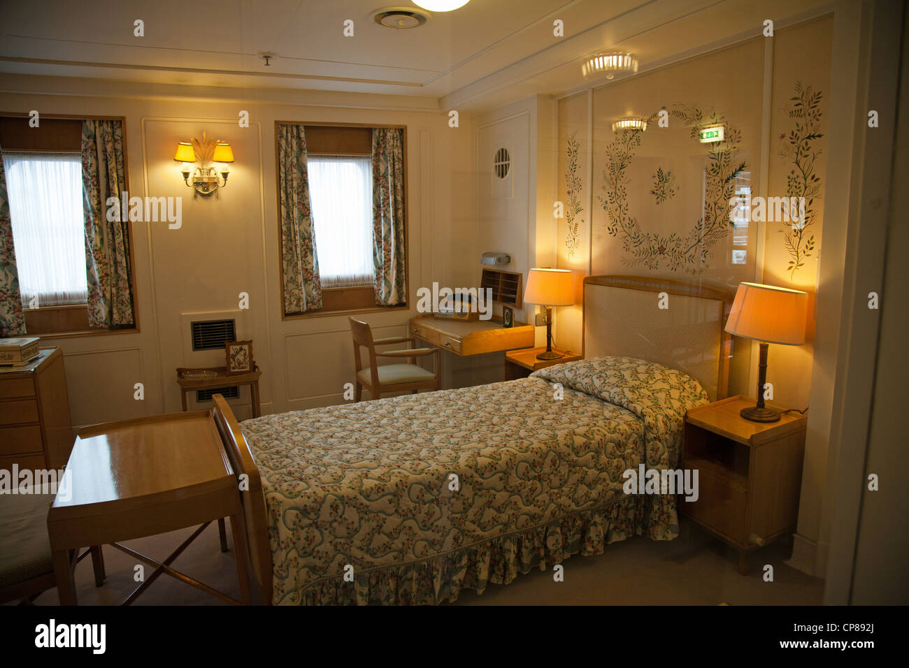 Das Queens-Schlafzimmer mit original 1950er Jahre Möbel innerhalb ... Das Queens-Schlafzimmer mit original 1950er Jahre Möbel innerhalb ...