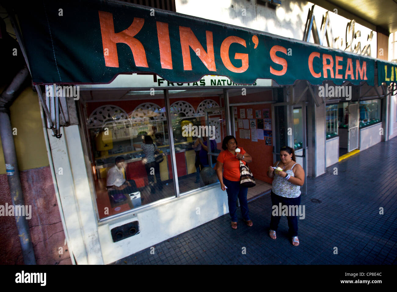 Des berühmten Königs Creme Eisdiele entlang der Plaza Las Delicias in Ponce, Puerto Rico Stockfoto