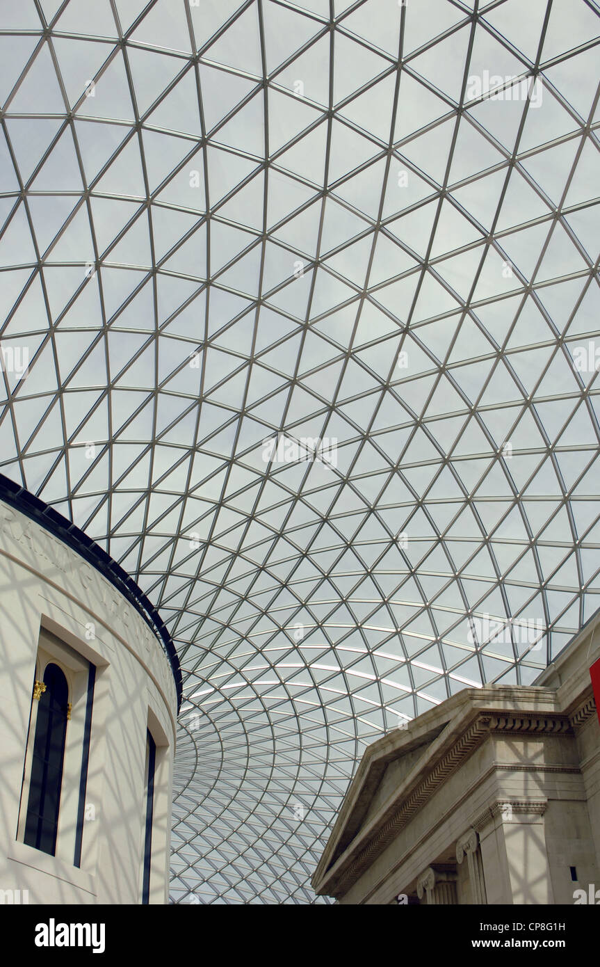 British Museum. Königin Elizabeth II Great Court, entworfen von Foster and Partners. 2000. London. Vereinigtes Königreich. Stockfoto