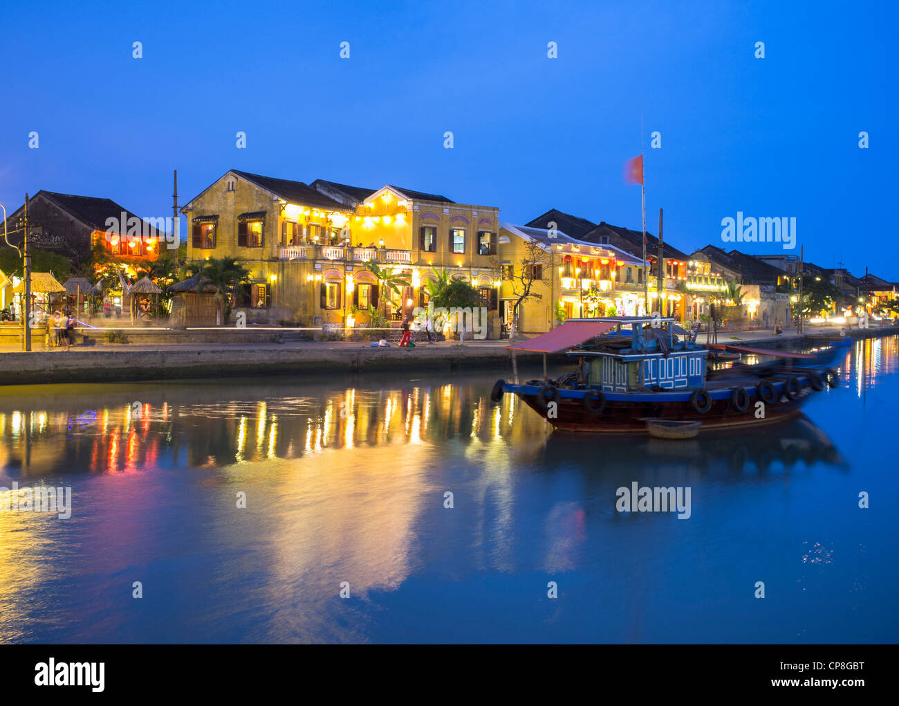 Am Abend Ansicht der historischen alten Stadt von Hoian zum UNESCO-Weltkulturerbe in Vietnam Stockfoto