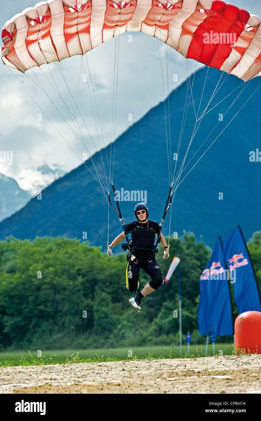 Europa-Italien-Piemont-Turin Flughafen Collegno Wort Air Games 2009 Fallschirmspringen Canoping Pilotierung Stockfoto
