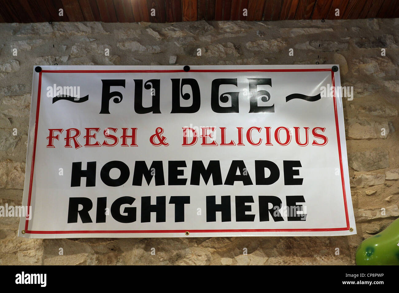 Melden Sie sich an den Lone Star Candy Bar laden, Fredericksburg, Texas Stockfoto