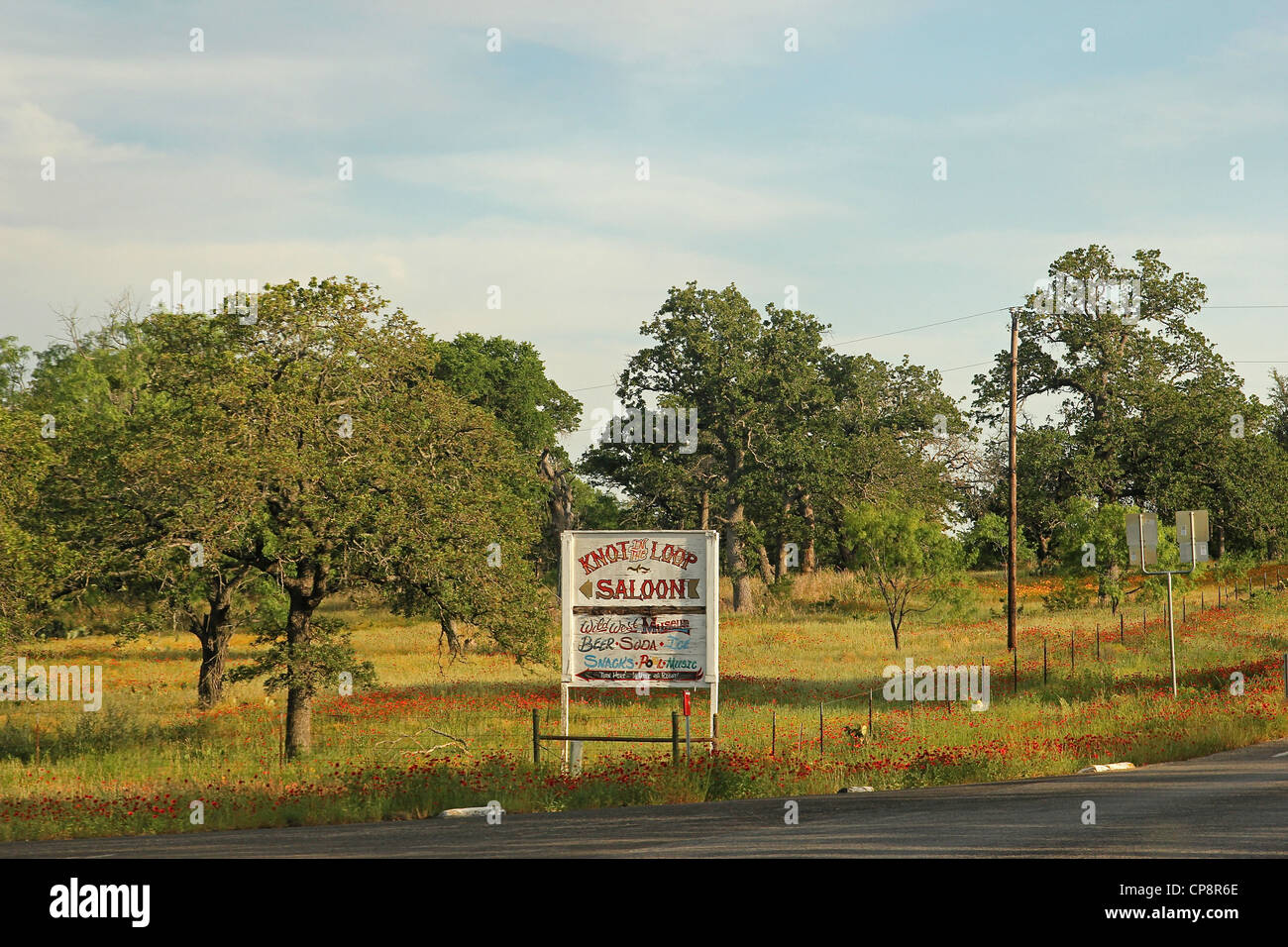 Zeichen für Knoten in der Schleife Saloon, entlang der Weide City Loop landschaftlich reizvolle Fahrt, in der Nähe von Fredericksburg, Texas Stockfoto