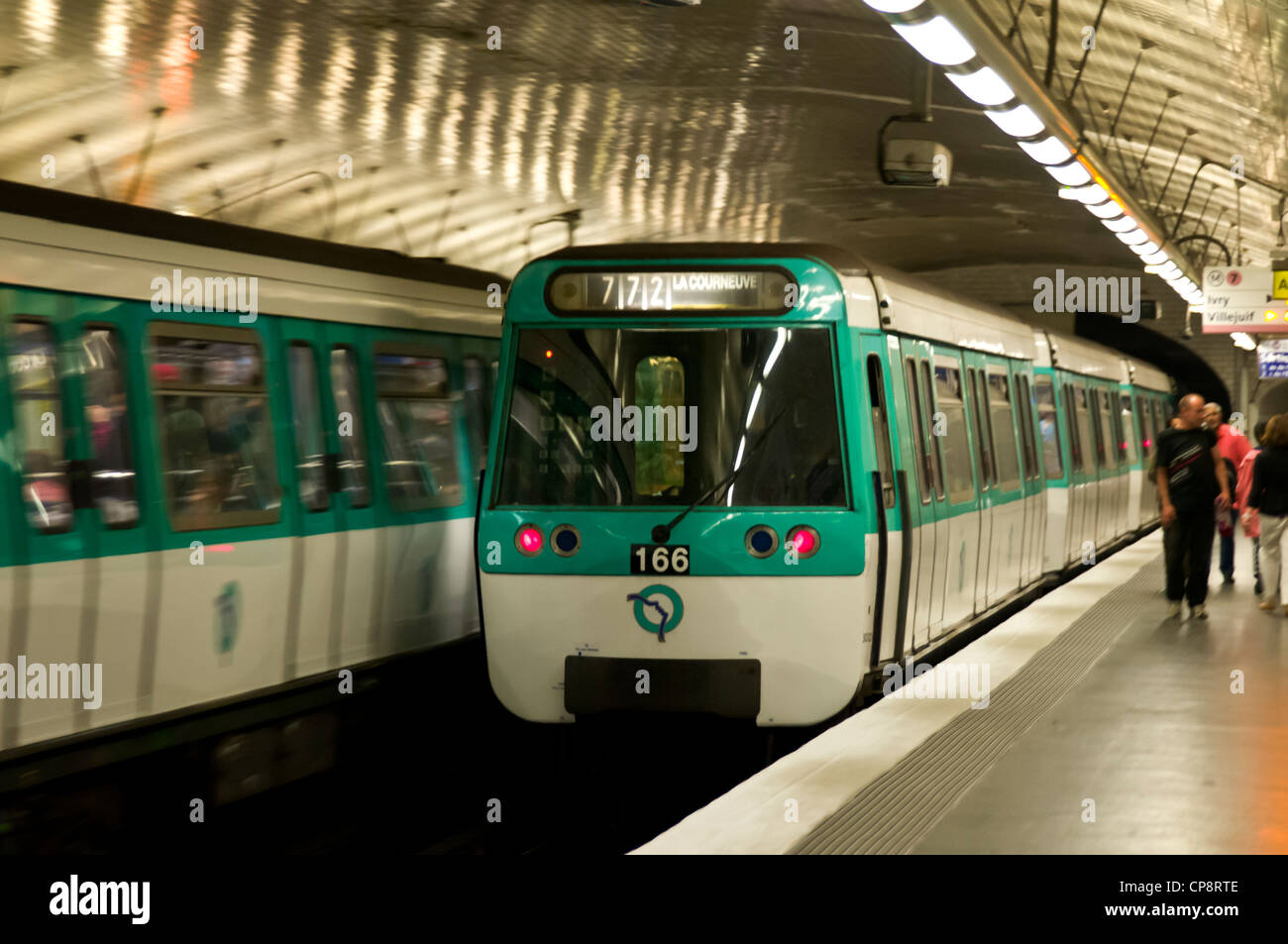Züge in der u-Bahn von Paris, Paris, Frankreich Stockfoto
