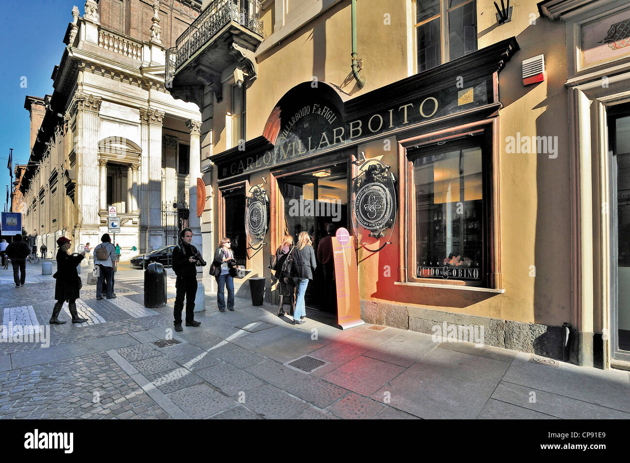 Europa Italien Piemont Turin über Lagrange Fußgänger Vorrat an Schokolade Gobino Stockfoto