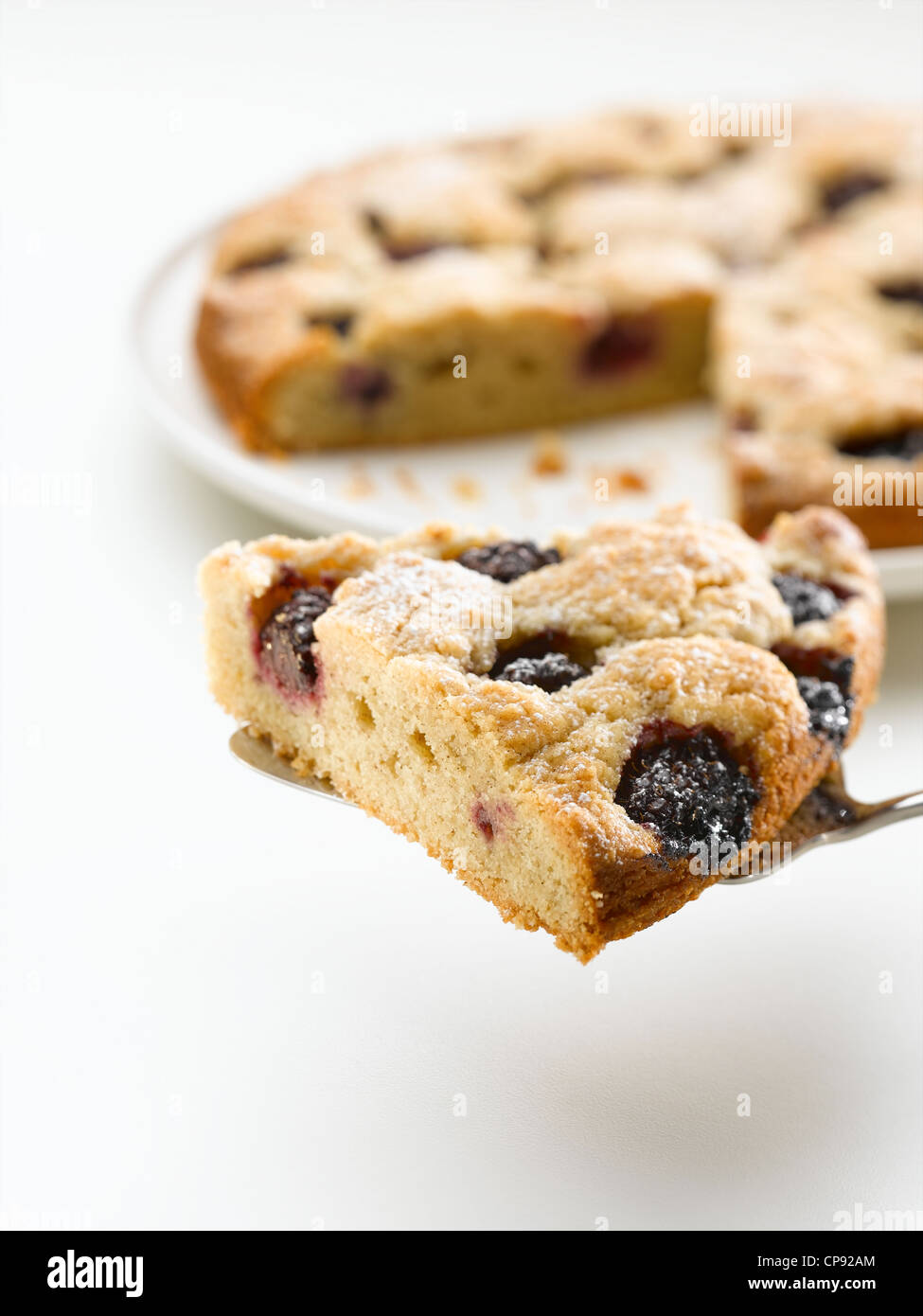 BlackBerry und Zimt Kuchen Stockfoto