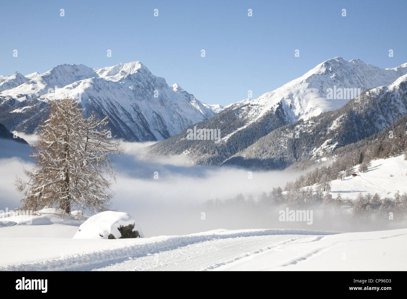 Schnee-Szene rund um Guarda Stockfoto