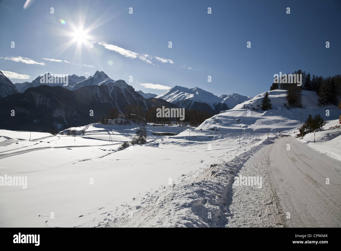 Schnee-Szene rund um Guarda Stockfoto