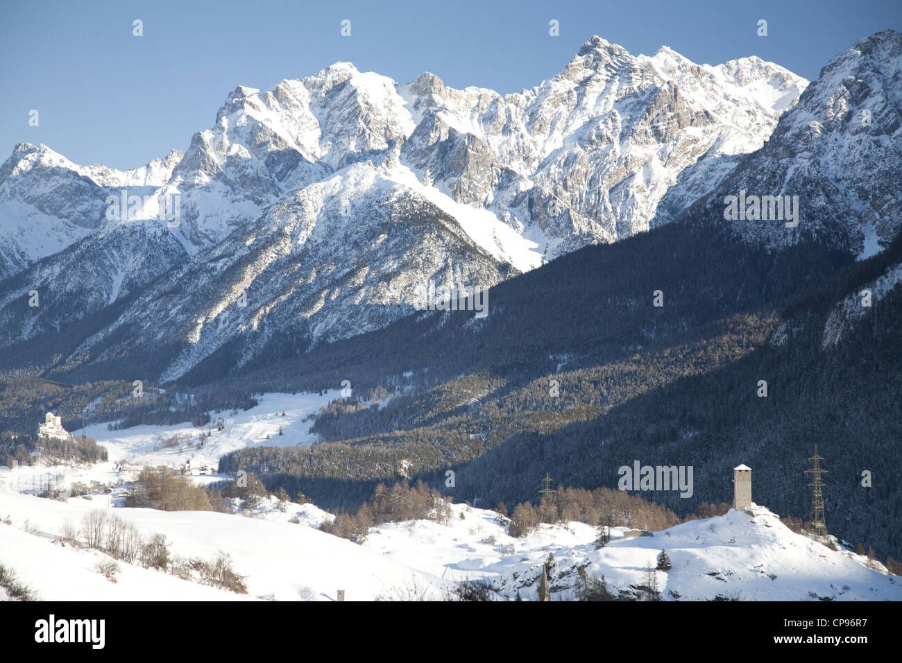 Schnee-Szene rund um Guarda Stockfoto