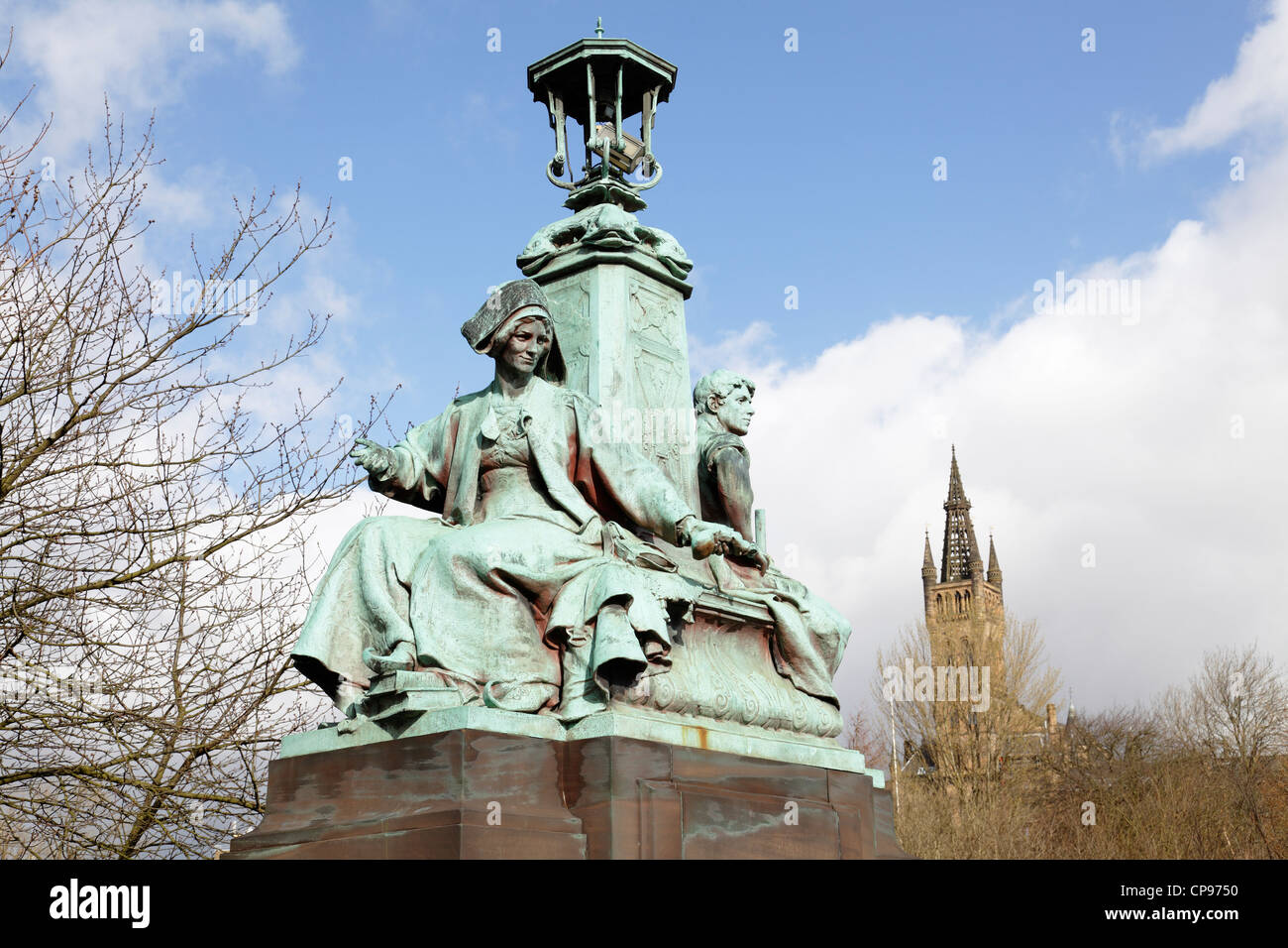 Kelvin Way Bridge Bronzeskulptur von Paul Raphael Montford für Industrie und Handel, Kelvin Way, West End of Glasgow, Schottland, Großbritannien Stockfoto