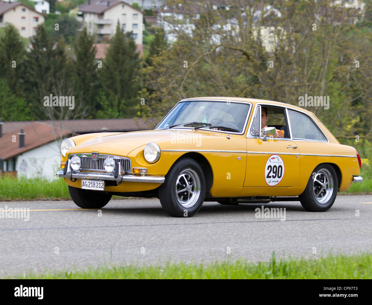 Oldtimer MG B GT aus dem Jahr 1978 beim Grand Prix in Mutschellen, SUI am 29. April 2012. Stockfoto