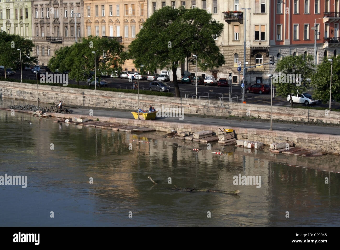Hochwasser an der Donau in einem Sommermorgen Stockfoto