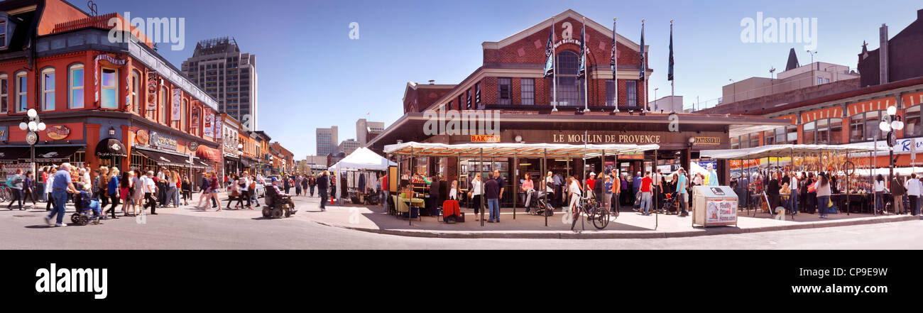 Durch Ward Market, York Street voll von Menschen an einem Wochenende während Tulpenfest. Panorama-Blick. Ottawa, Ontario, Kanada 2012. Stockfoto