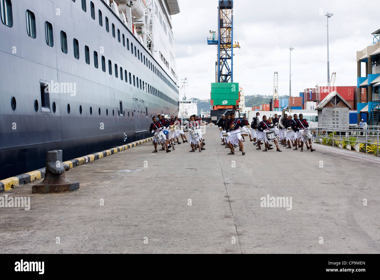 Fidschi-Inseln Viti Levu, Suva die Polizei marschierenden Band im Hafen Stockfoto