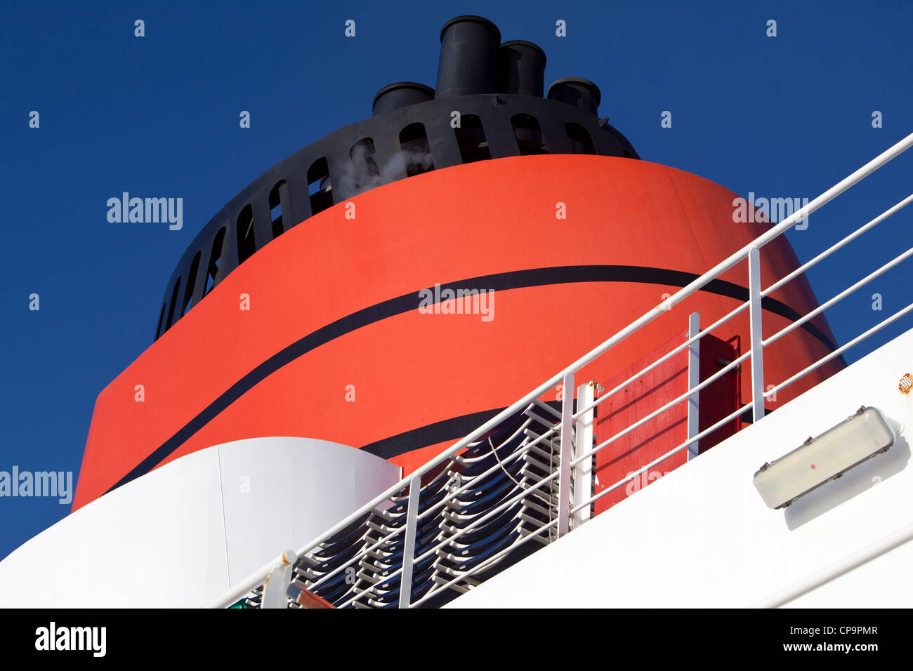 Der Trichter auf das Kreuzfahrtschiff Queen Victoria. Stockfoto