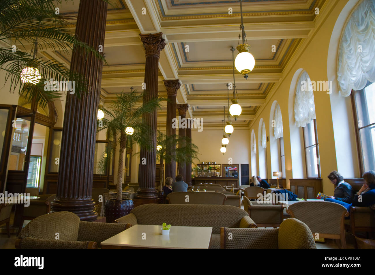 Cafe im Rudolfinum Konzert und Ausstellung Hall Altstadt Prag Tschechische Republik Europa Stockfoto