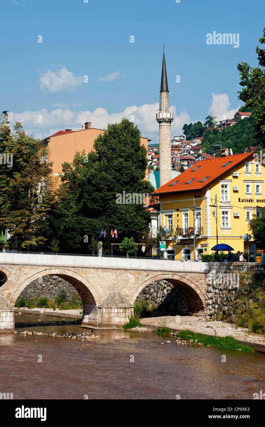 Latein-Brücke am Fluss Miljacka, Ort, wo getötet wurde Erzherzog Franz Ferdinand. Sarajevo. Bosnien und Herzegowina. Balkan. Stockfoto