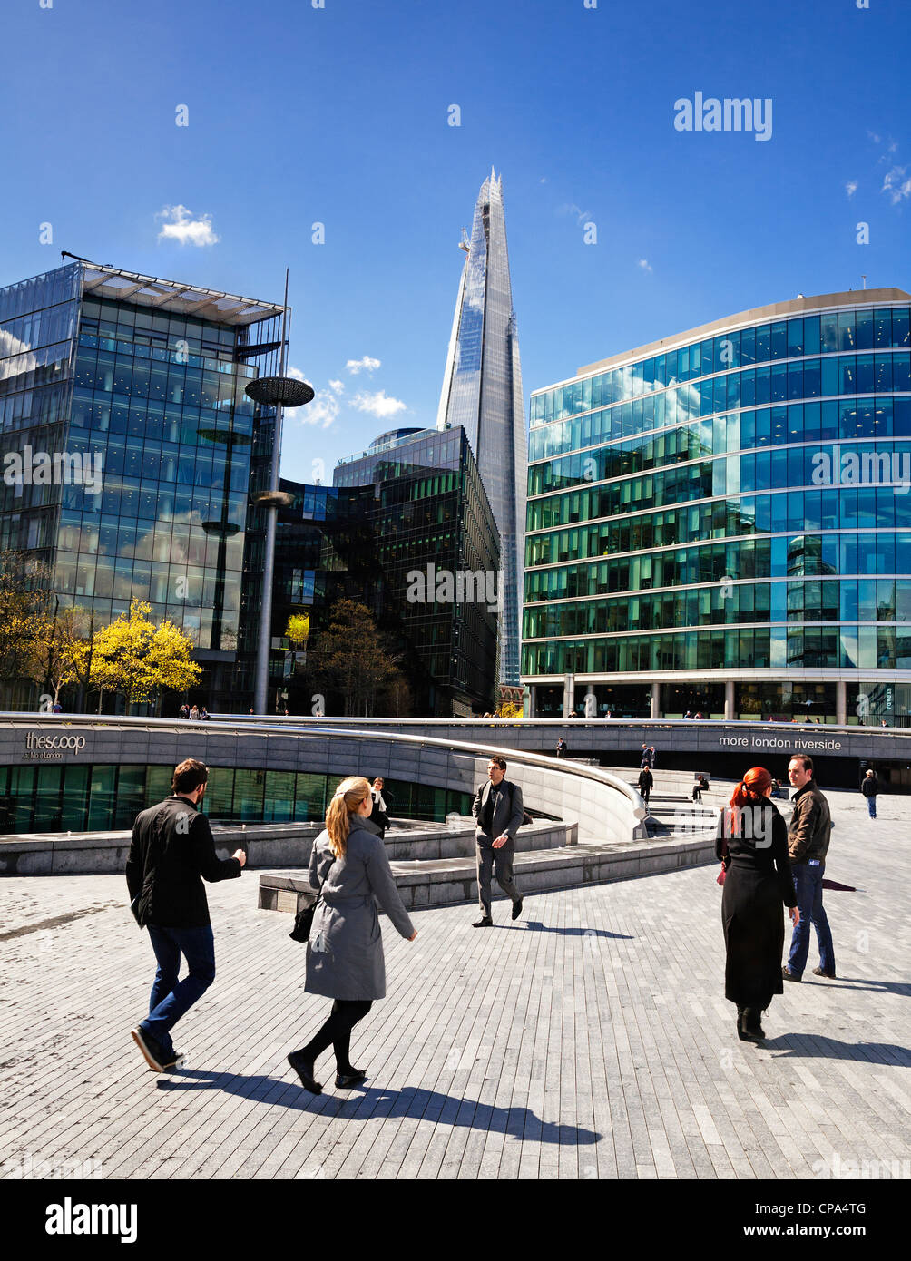 Die Schaufel, mehr London Riverside und der Shard, London, England. Stockfoto