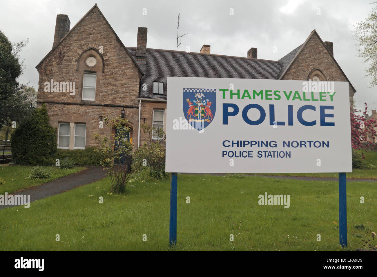 Chipping Norton Polizeistation (Thames Valley Police) in Chipping Norton, Oxfordshire, Vereinigtes Königreich. Stockfoto