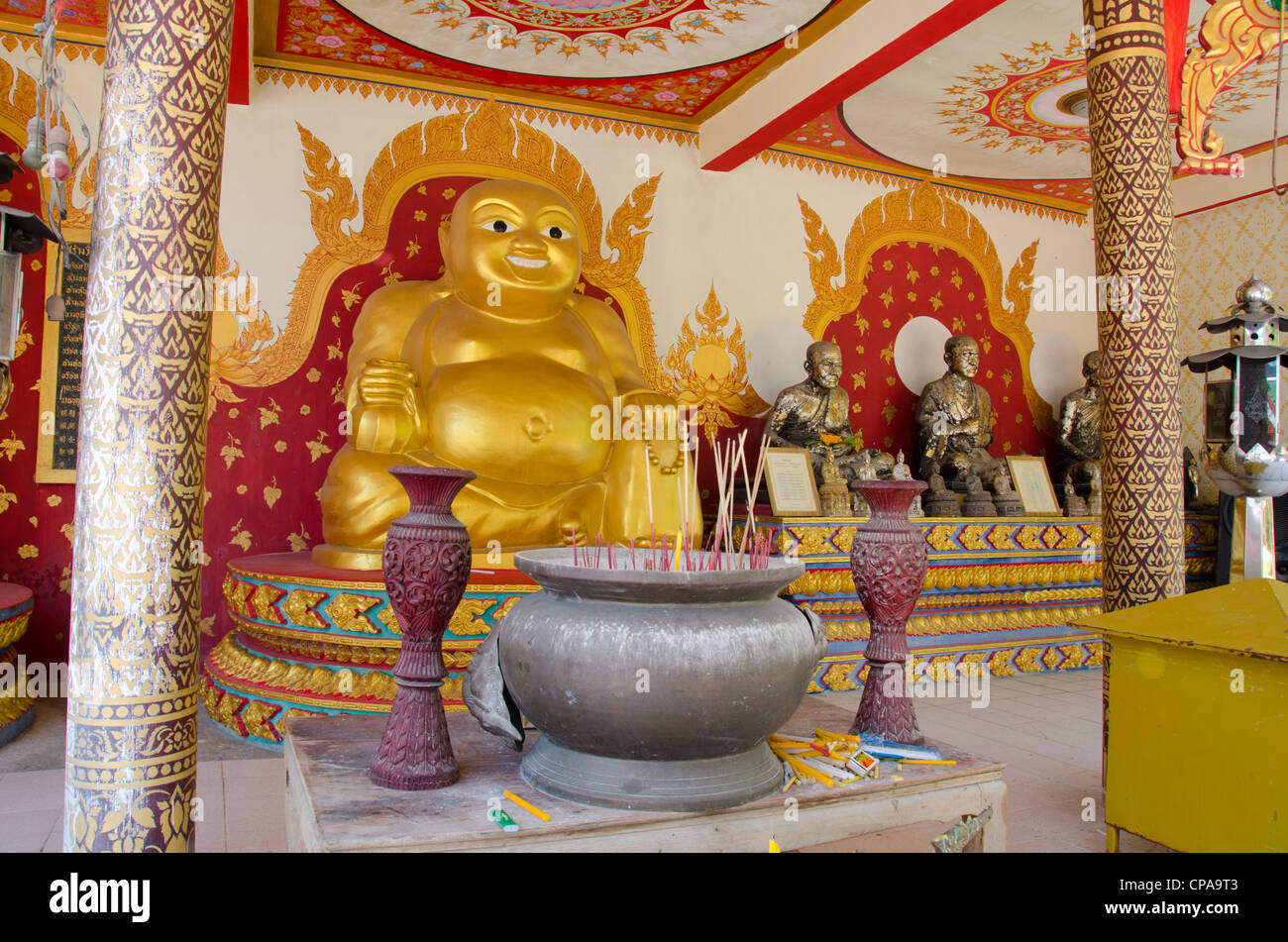 Thailand, Insel Ko Samui (aka Koh Samui), Ventilator Insel. Wat Phra Yai (Big Buddha Tempel). kleinen Tempel mit fat Buddha. Stockfoto