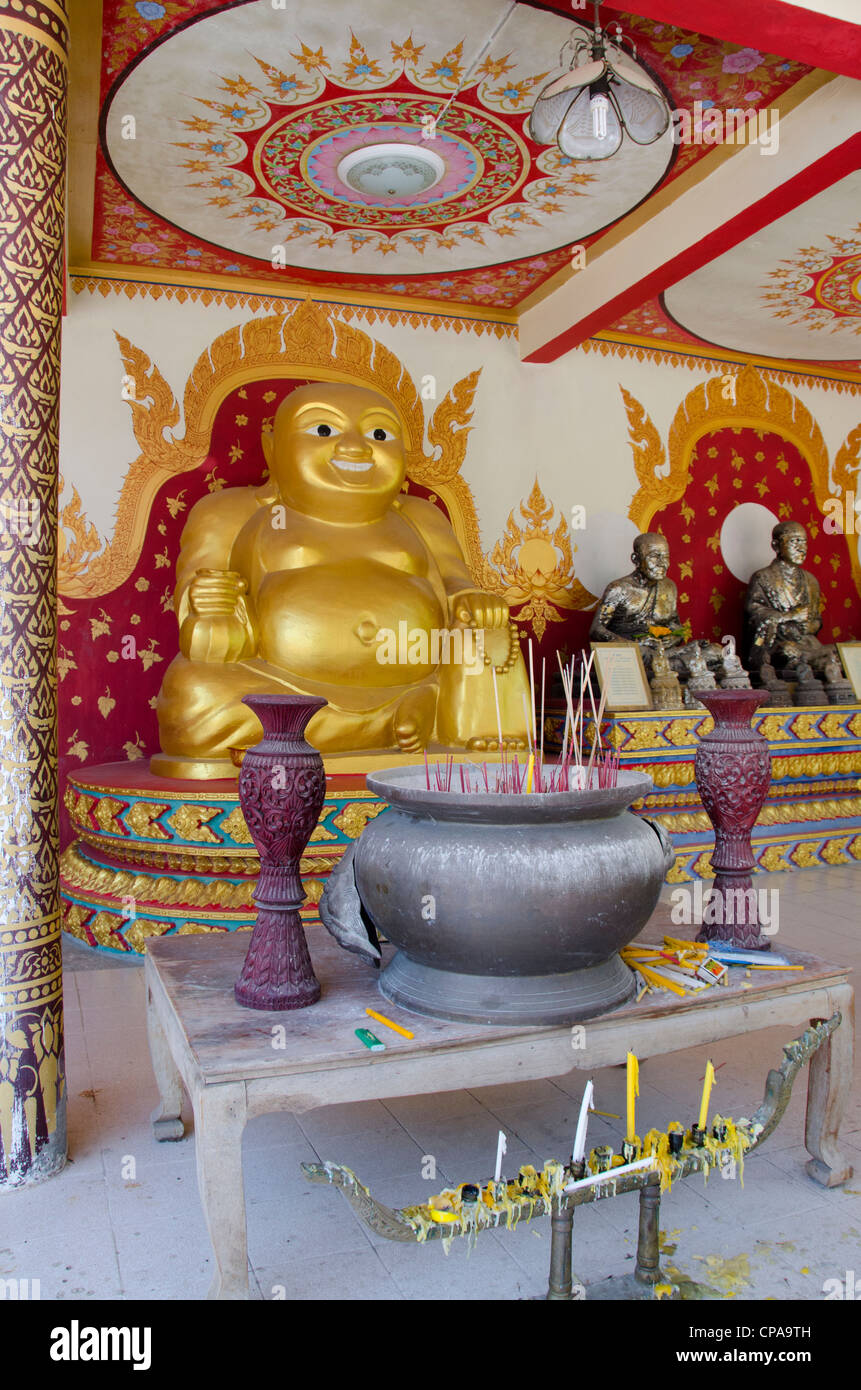 Thailand, Insel Ko Samui (aka Koh Samui), Ventilator Insel. Wat Phra Yai (Big Buddha Tempel). kleinen Tempel mit fat Buddha. Stockfoto