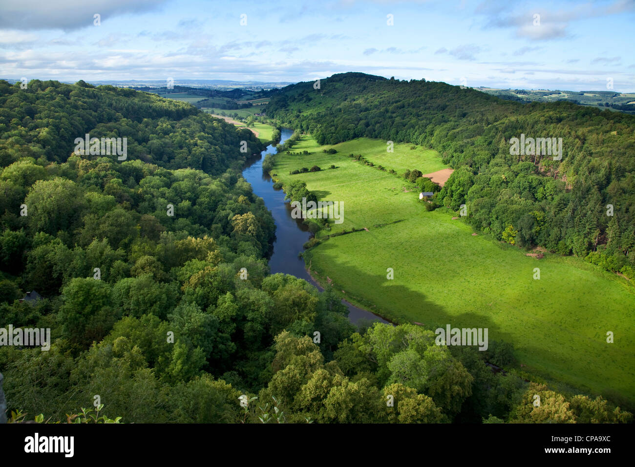 Ein Blick von Symonds Yat Rock auf dem River Wye, Wald des Dekans, Gloucestershire, England UK Stockfoto