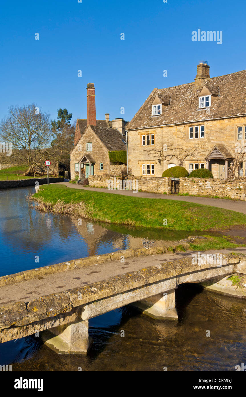 Cotswolds Village of Lower Slaughter mit malerischen Cotswolds Cottages Lower Slaughter The Cotswolds Gloucestershire England UK GB Europe Stockfoto