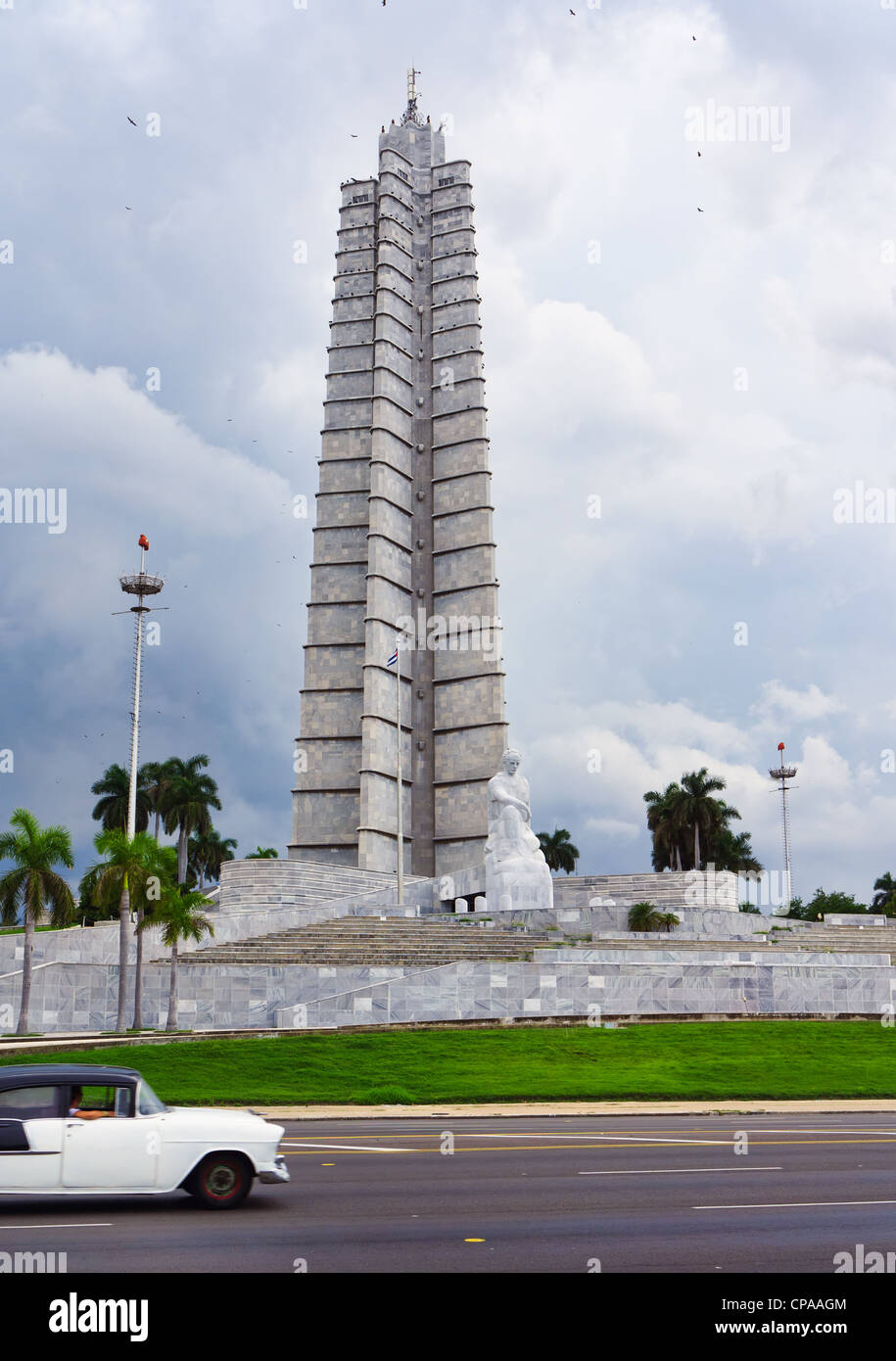 Platz der Revolution und Jose Marti Denkmal in Havanna mit einem wunderschönen Himmel Stockfoto