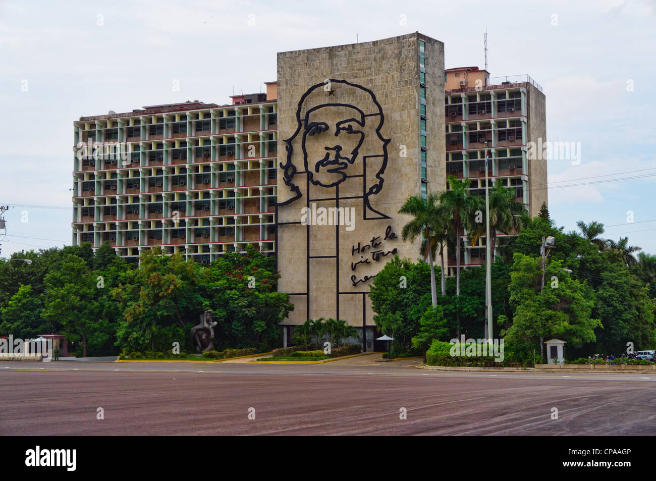 Platz der Revolution und Jose Marti Denkmal in Havanna mit einem wunderschönen Himmel Stockfoto