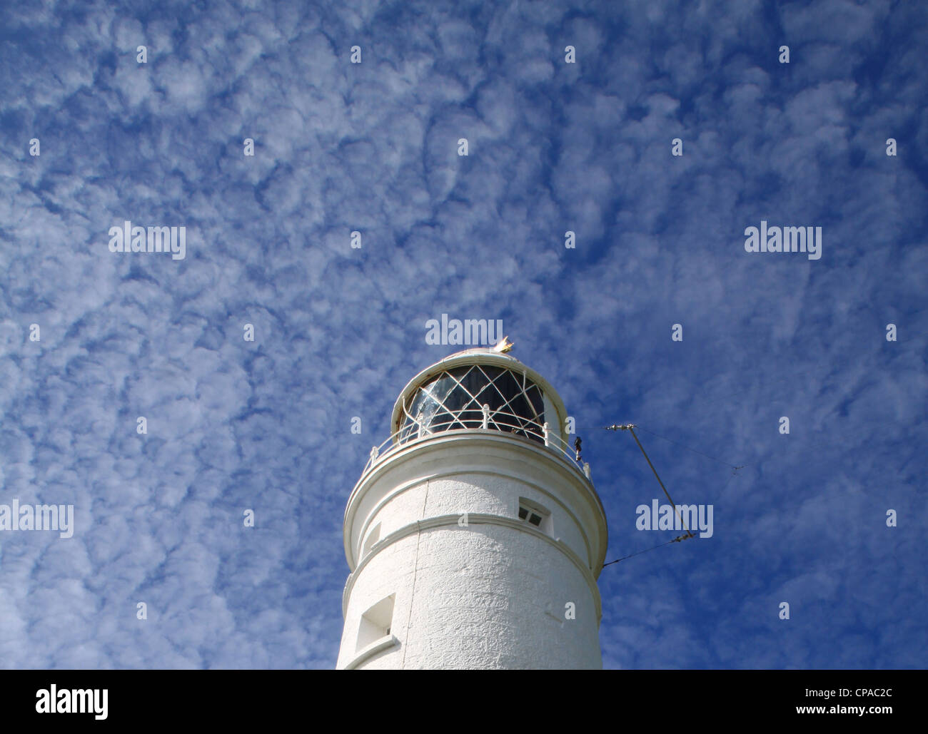 Mönch Nash Leuchtturm im Sommer bei blauem Himmel und Wolken Stockfoto
