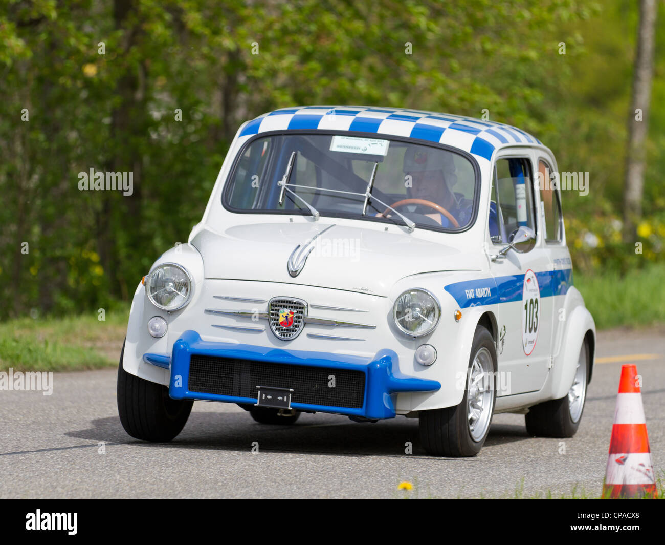 Vintage Touring Rennwagen Fiat Abarth 850 TC von 1961 beim Grand Prix in Mutschellen, SUI am 29. April 2012. Stockfoto