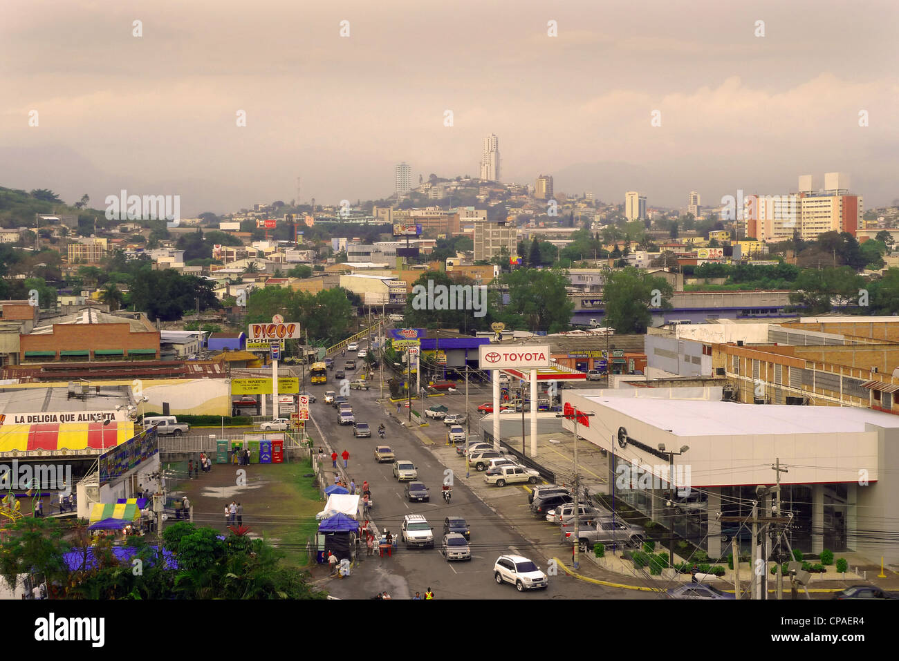 Honduras Tegucigalpa Stadtstraße in hektischen Verkehr Luftaufnahme des modernen Stadtlandschaft Stockfoto