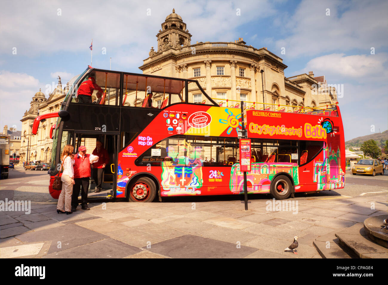 City Sightseeing Tour-Bus in die Stadt Bath, Somerset, England Stockfoto