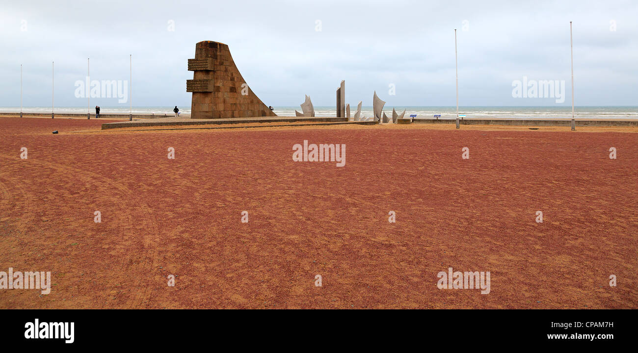 Omaha Beach, Ort der amerikanischen d-Day Invasion, Frankreich. Denkmal unter Hinweis auf die alliierte Invasion in der Normandie im Juni 1944. Stockfoto