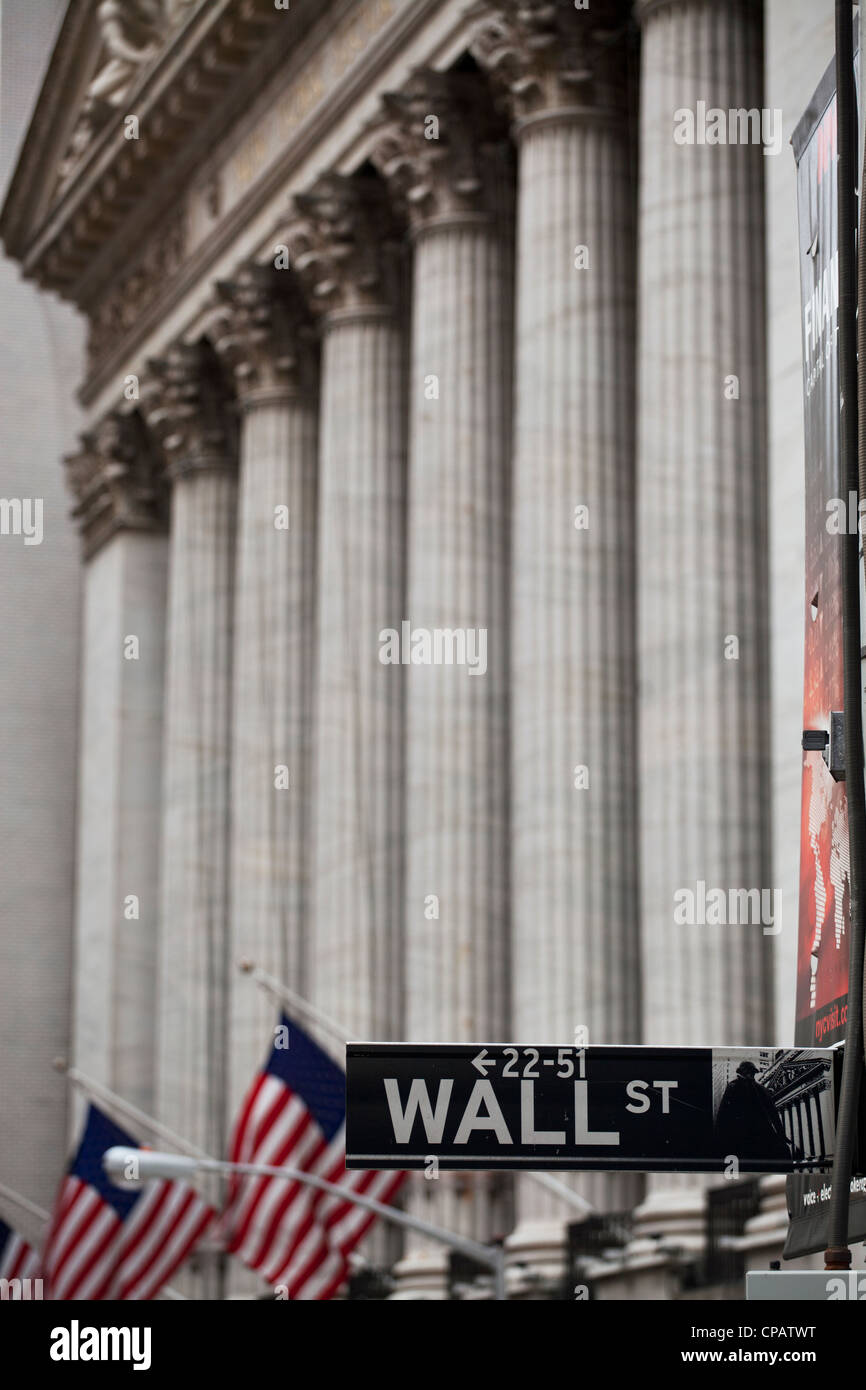 Wall Street unterzeichnen vor der New York Stock Exchange in Manhattan, New York City Stockfoto