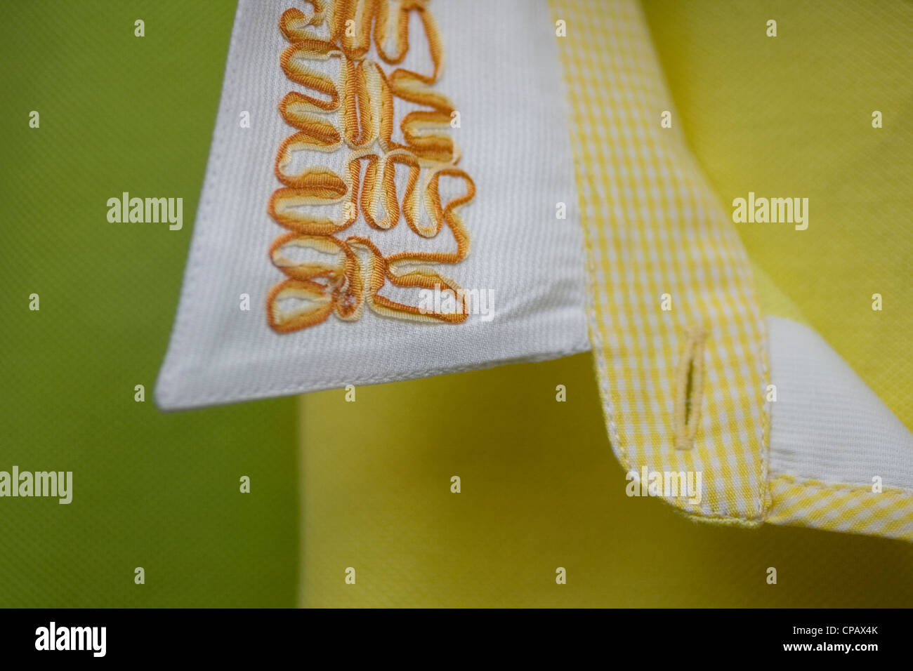 Photo von eleganten gestickte shirt Stockfoto