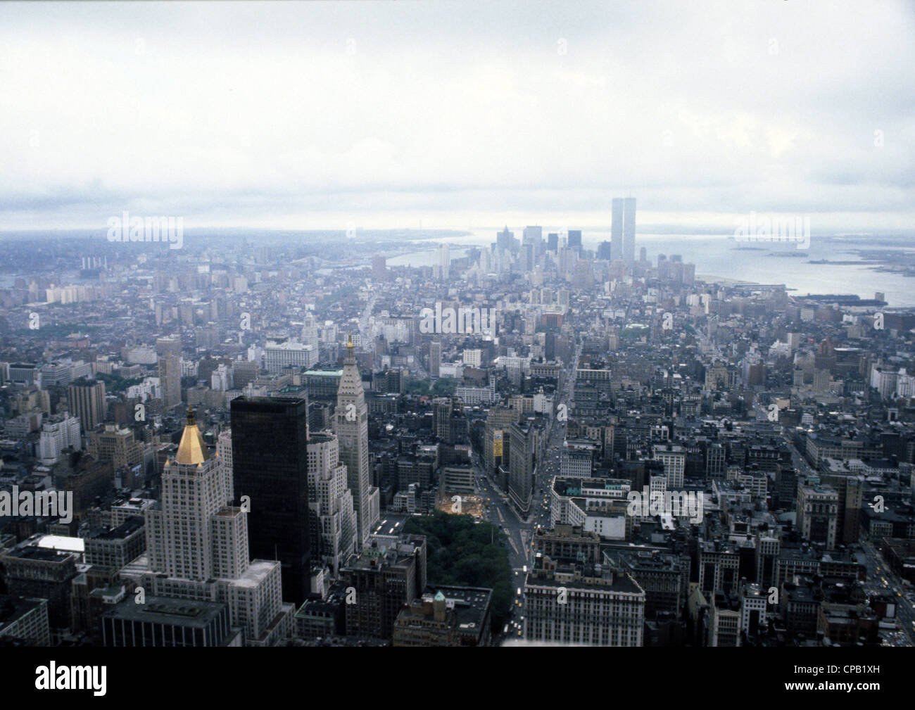 New Yorker Skyline, Foto vom Empire State Building, August 1981. Stockfoto