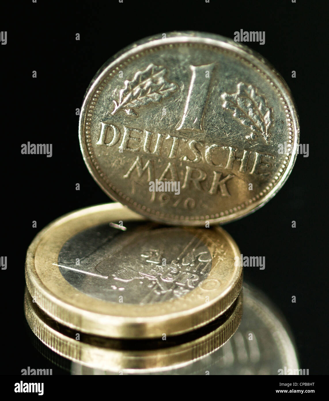 Währung Abwertung Euro Deutschland Deutschland Euroabwertung Bank Abschreibungen Inflation DM Deutsche Mark Stockfoto