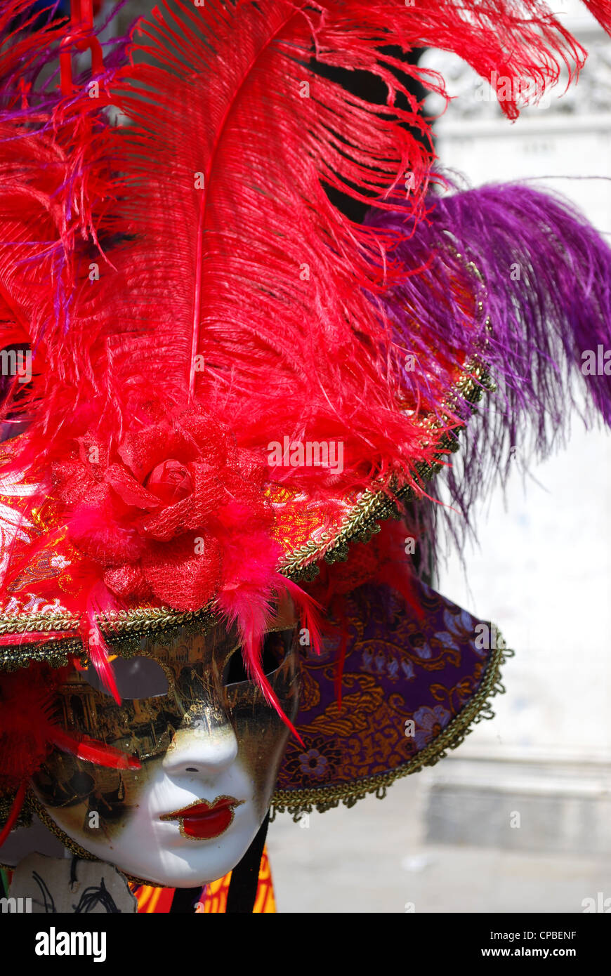 Typische bunte Souvenir Karnevalsmaske in Venedig, Italien Stockfoto