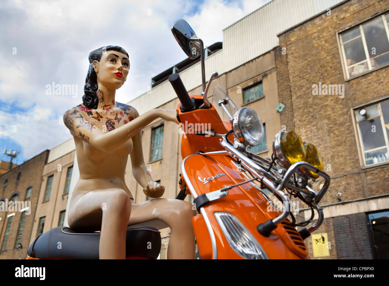 Moped kunst -Fotos und -Bildmaterial in hoher Auflösung – Alamy