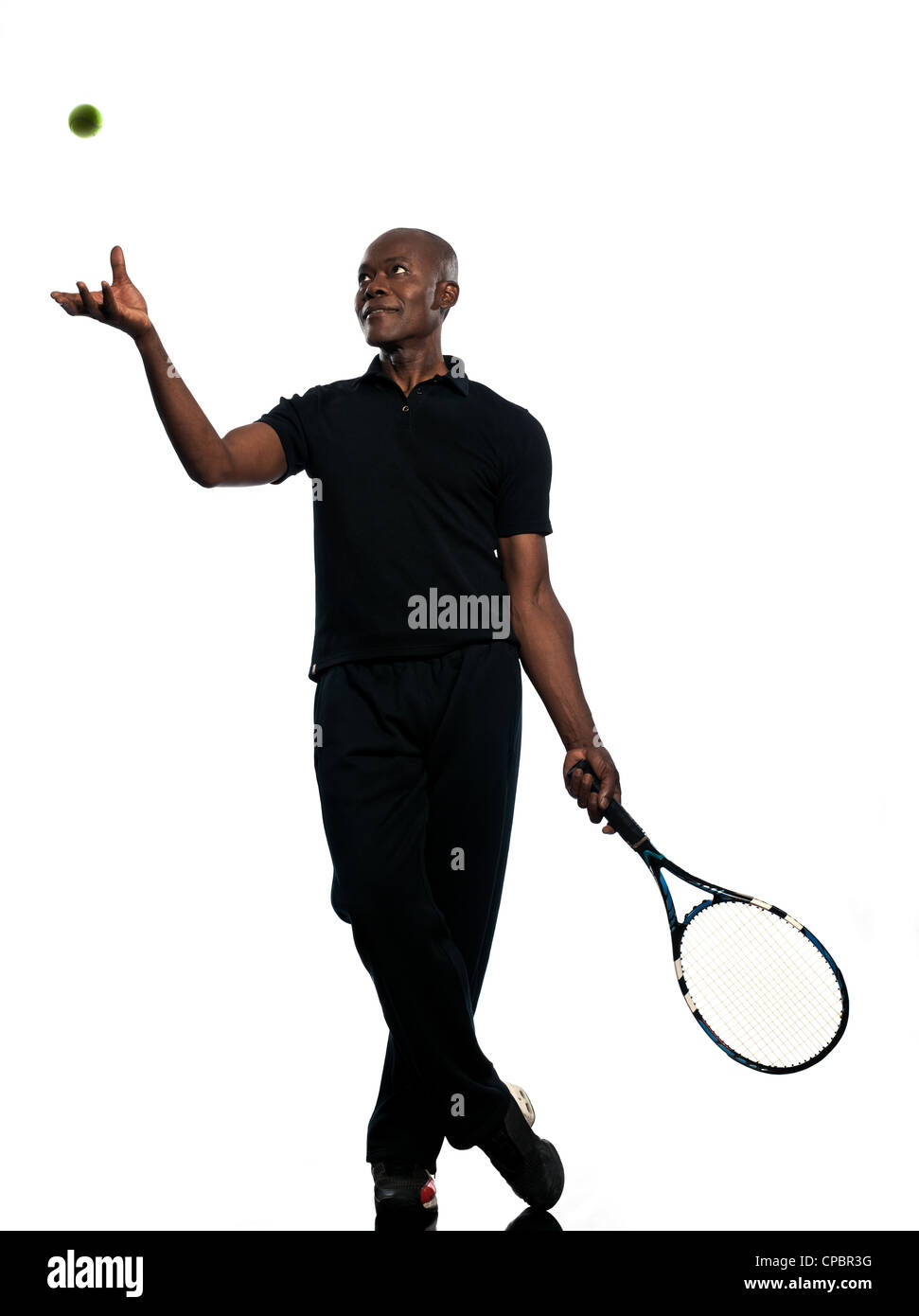 Man afrikanische Afro amerikanische spielen Tennisspieler auf Studio isoliert auf weißem Hintergrund Stockfoto