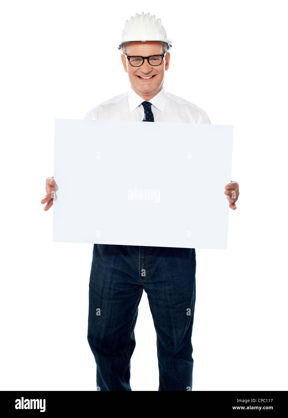Senior Architekt hält leere billboard tragen weiße Bauarbeiterhelm Stockfoto