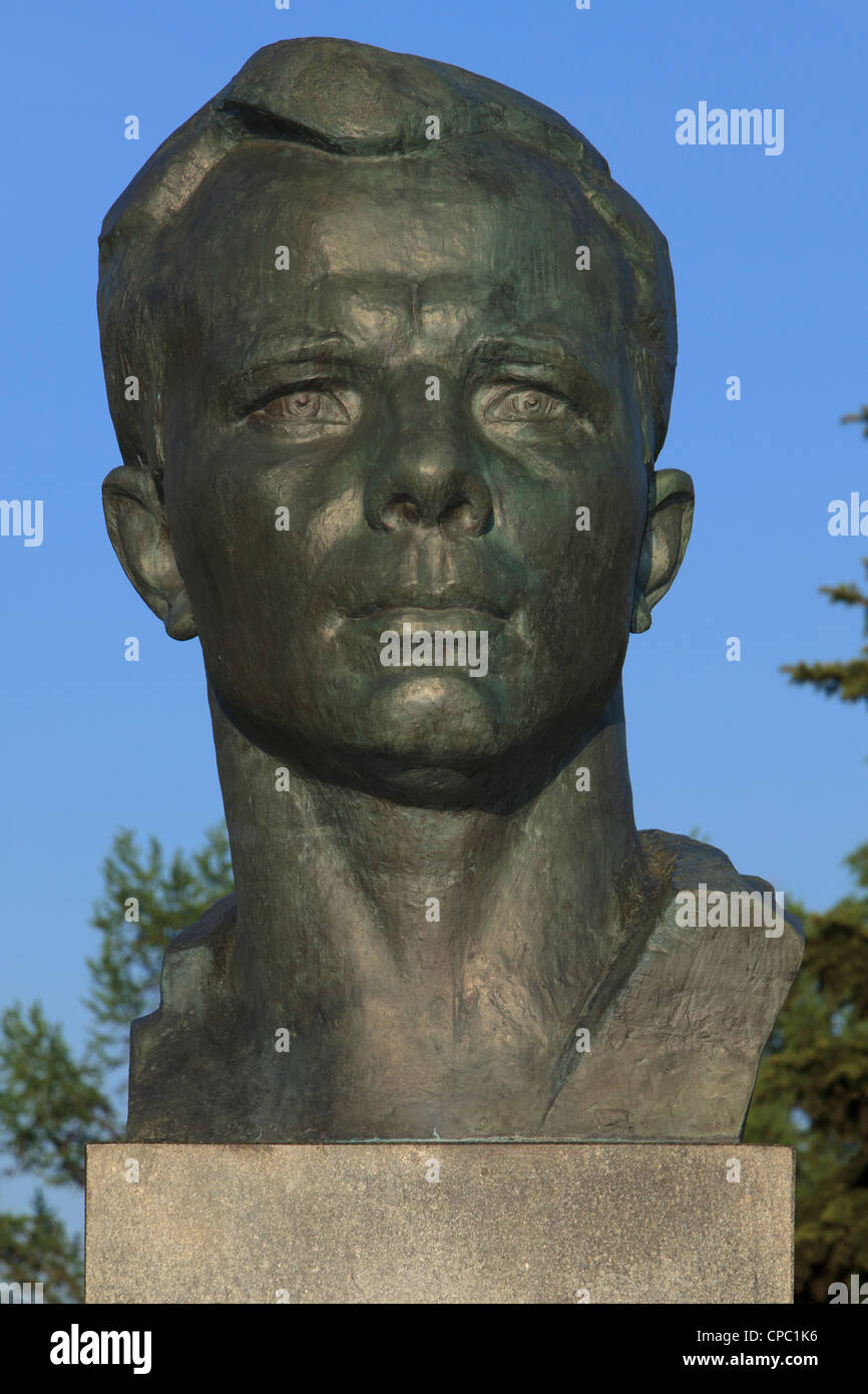 Büste der weltweit erste Mensch im Weltraum sowjetischen Kosmonauten Yuri Gagarin (1934-1968) im Kosmonauten Alley in Moskau, Russland Stockfoto