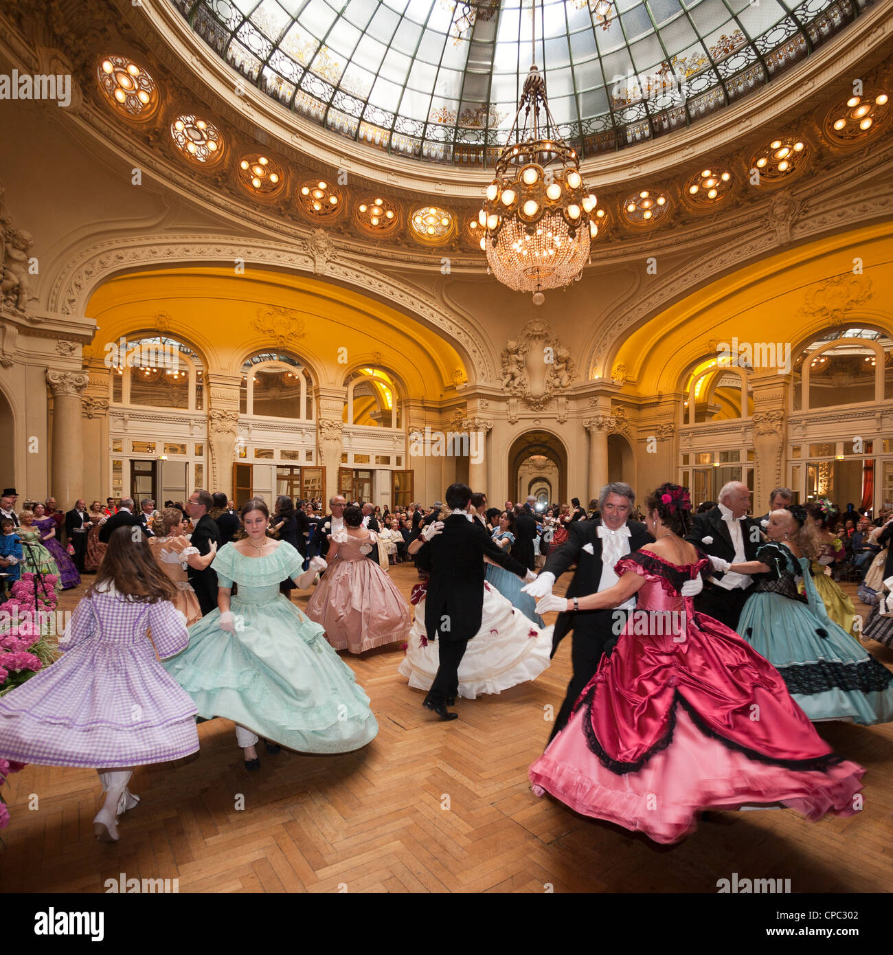 Der große Maskenball (Second Empire Zeitraum Kleid), anlässlich der  Veranstaltung: "Vichy feiert Napoleon III" (Vichy Stockfotografie - Alamy